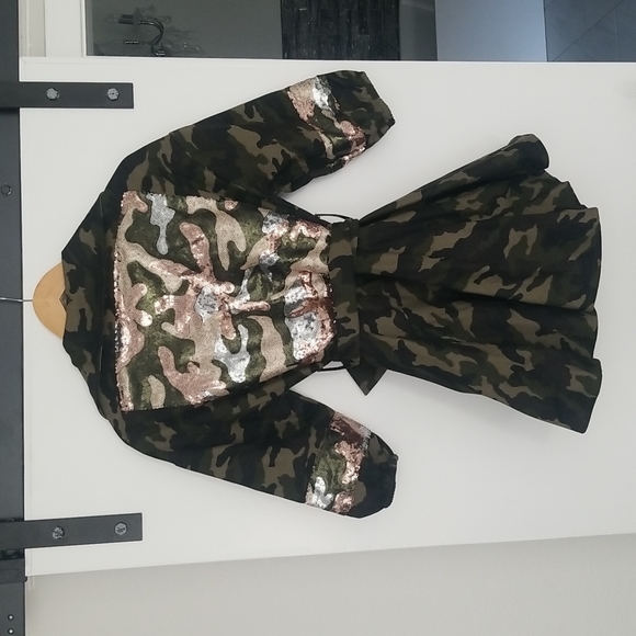 A Camo print Peacoat. - Picture 2 of 2